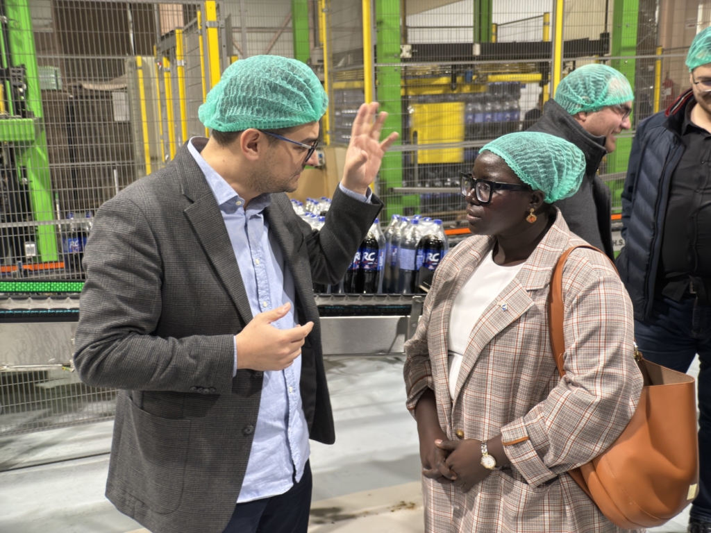 Royal Beverage pret delegacion nga Ambasada Amerikane në Kosovë image